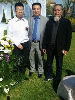 仕龍集團董事長許寶平和愛新覺羅.橫山合影