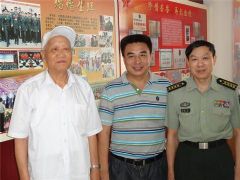 許寶平董事長慰問軍區老干部