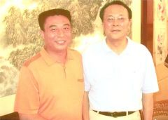 許寶平董事長和中將沈向峰合影