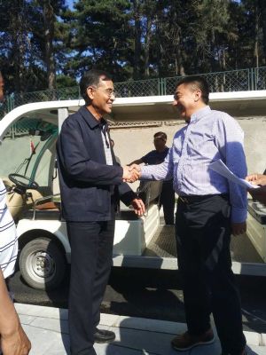 董事長與副市長張景輝合影