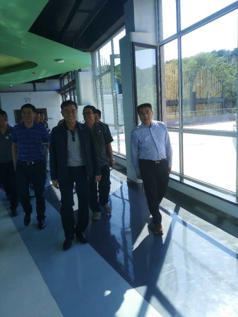 董事長與副市長張景輝一起視察熊貓館工地