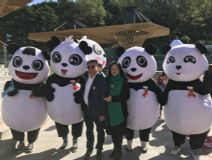 仕龍集團董事長許寶平攜夫人受邀參加棋盤山熊貓館開館儀式